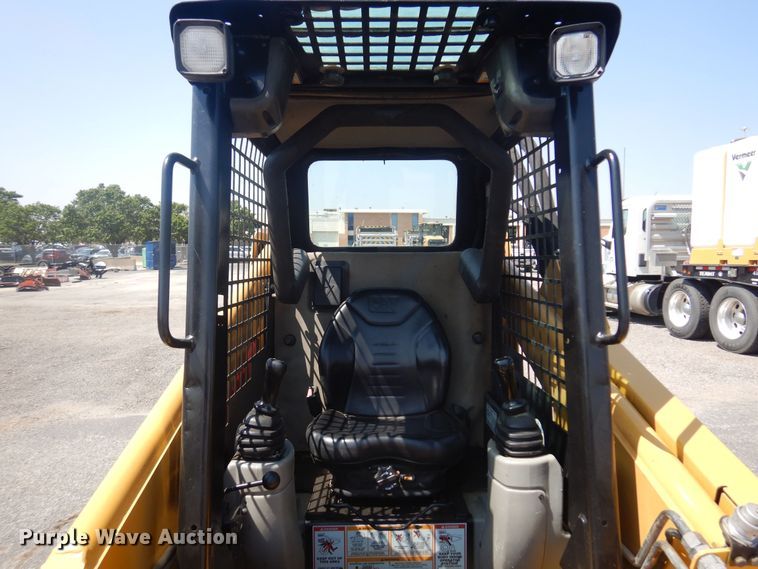 image for item NF9041 2002 Caterpillar 248  skid steer loader