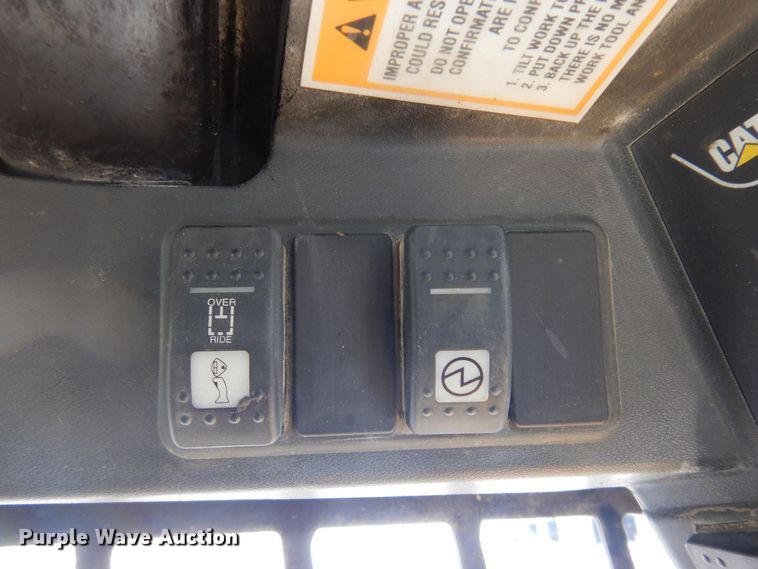 image for item NF9041 2002 Caterpillar 248  skid steer loader