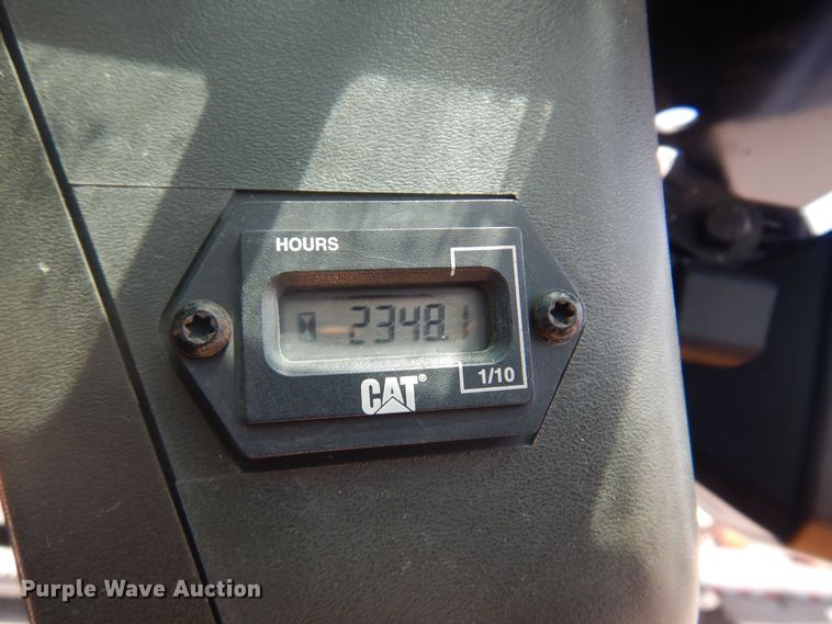 image for item NF9041 2002 Caterpillar 248  skid steer loader