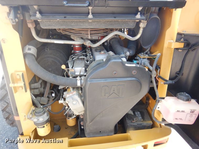 image for item NF9041 2002 Caterpillar 248  skid steer loader