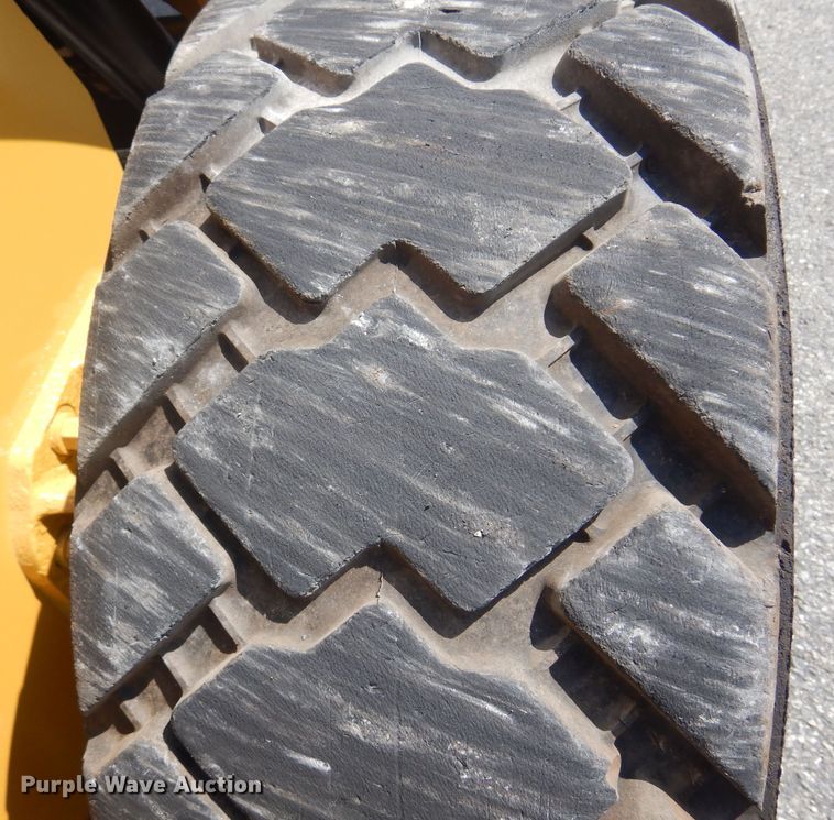 image for item NF9041 2002 Caterpillar 248  skid steer loader