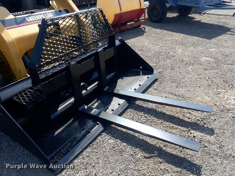 image for item NF9041 2002 Caterpillar 248  skid steer loader