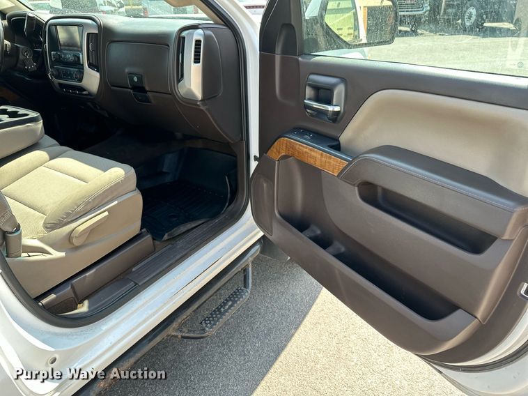 image for item NF9044 2016 GMC Sierra 2500HD  pickup truck