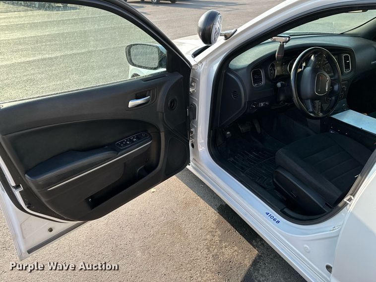 image for item NF9049 2019 Dodge Charger Police