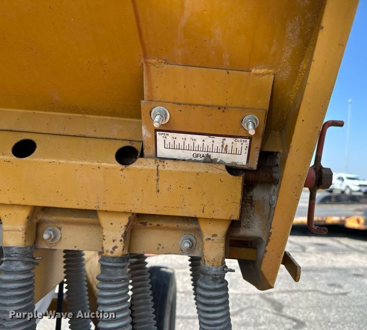 image for item NF9051 HayBuster 107  grain drill