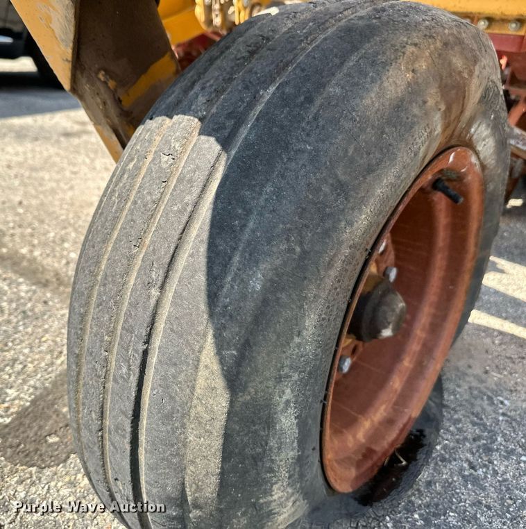 image for item NF9051 HayBuster 107  grain drill