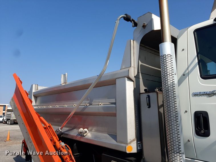 image for item NF9052 2014 International WorkStar 7500  dump truck