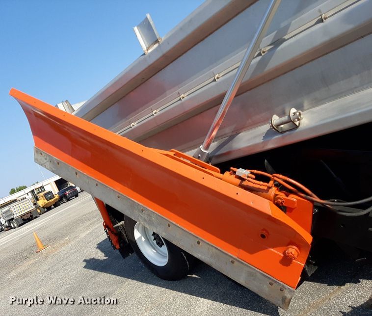 image for item NF9052 2014 International WorkStar 7500  dump truck