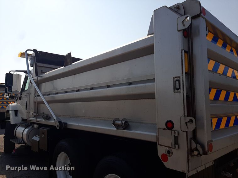 image for item NF9052 2014 International WorkStar 7500  dump truck