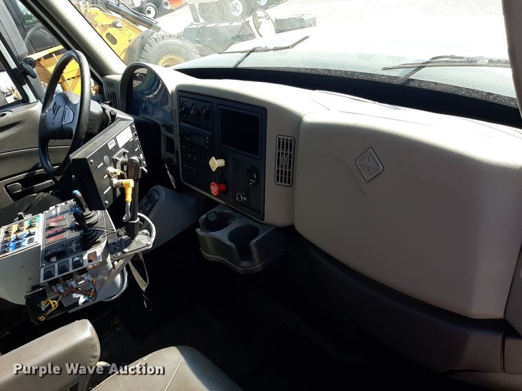 image for item NF9052 2014 International WorkStar 7500  dump truck