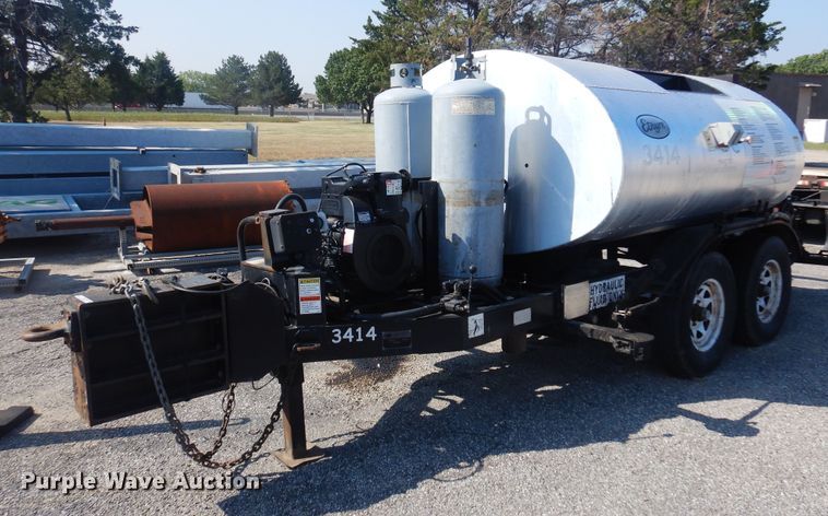 image for item NF9055 2005 Etnyre MU-6  oil distributor trailer