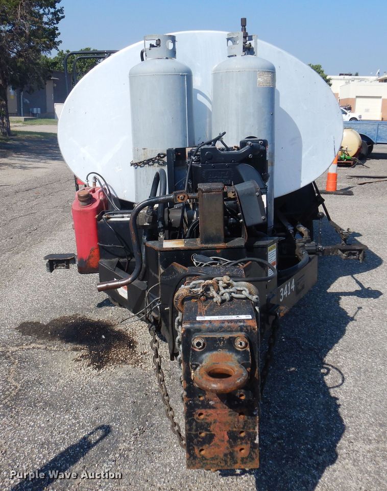 image for item NF9055 2005 Etnyre MU-6  oil distributor trailer