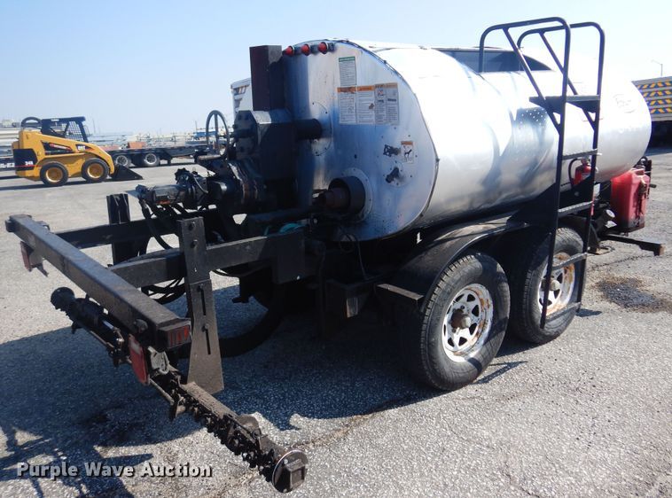 image for item NF9055 2005 Etnyre MU-6  oil distributor trailer