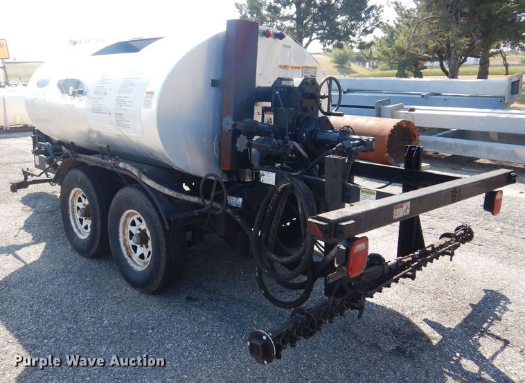 image for item NF9055 2005 Etnyre MU-6  oil distributor trailer
