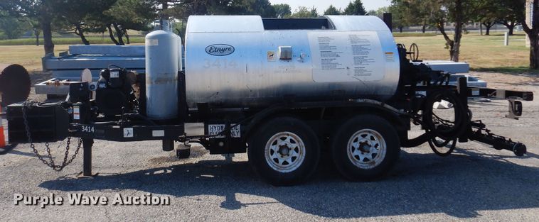 image for item NF9055 2005 Etnyre MU-6  oil distributor trailer