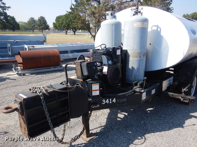 image for item NF9055 2005 Etnyre MU-6  oil distributor trailer