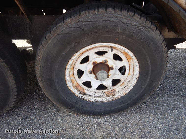 image for item NF9055 2005 Etnyre MU-6  oil distributor trailer