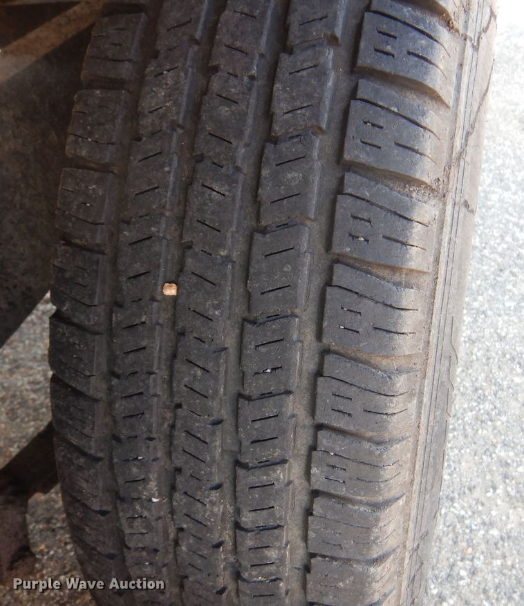 image for item NF9055 2005 Etnyre MU-6  oil distributor trailer