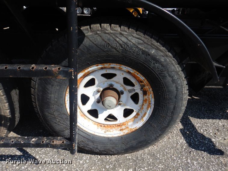 image for item NF9055 2005 Etnyre MU-6  oil distributor trailer