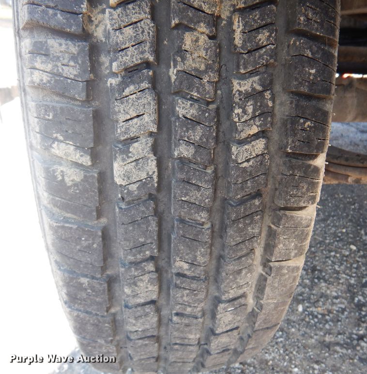 image for item NF9055 2005 Etnyre MU-6  oil distributor trailer