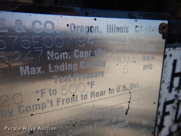 image for item NF9055 2005 Etnyre MU-6  oil distributor trailer