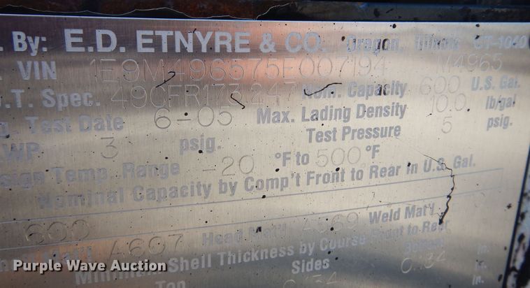 image for item NF9055 2005 Etnyre MU-6  oil distributor trailer