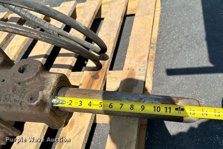 image for item NF9078 Huskie HH500  skid steer breaker