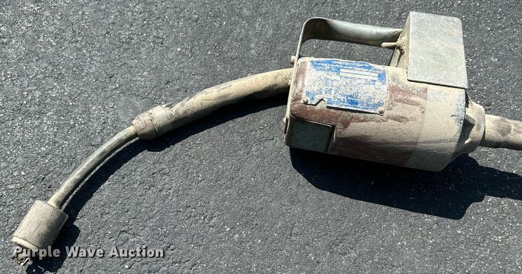 image for item NF9078 Huskie HH500  skid steer breaker