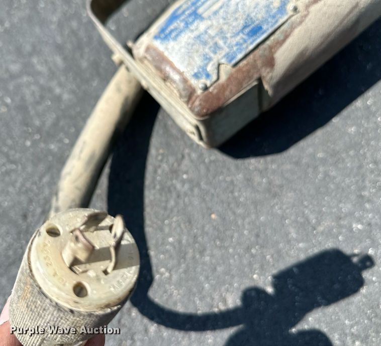 image for item NF9078 Huskie HH500  skid steer breaker