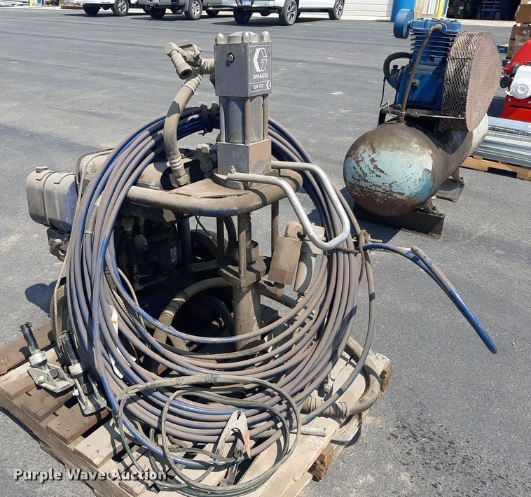 image for item NF9080 Graco GH733  gas hydraulic sprayer