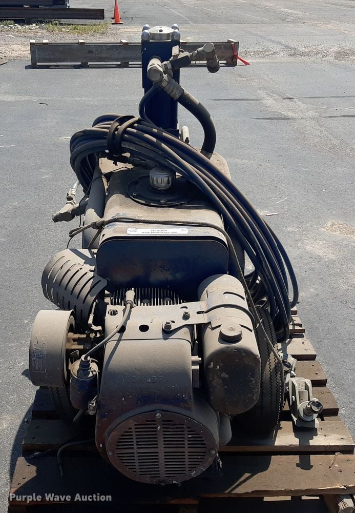 image for item NF9080 Graco GH733  gas hydraulic sprayer