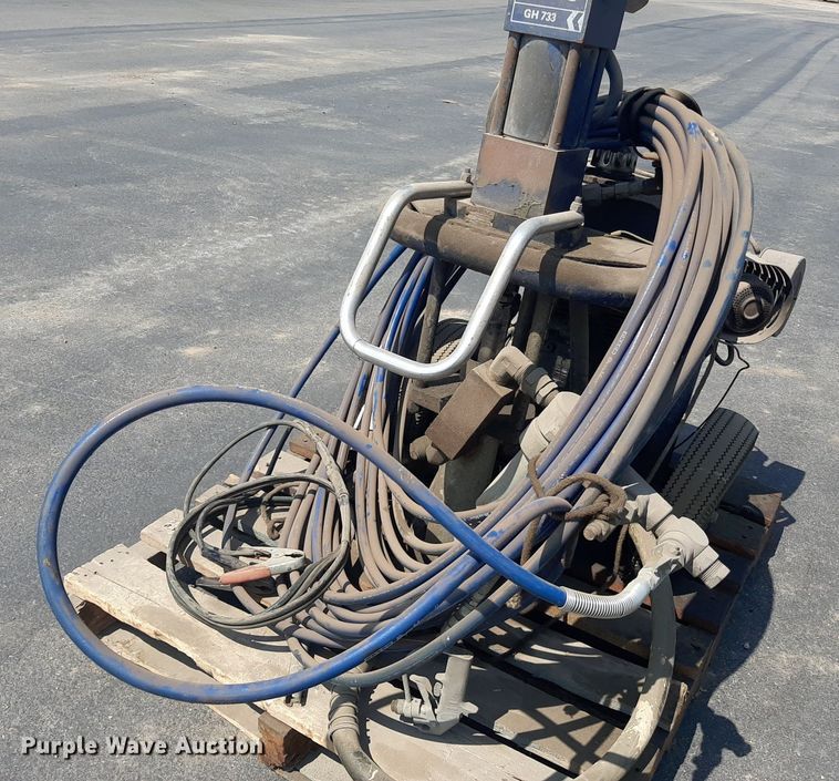 image for item NF9080 Graco GH733  gas hydraulic sprayer