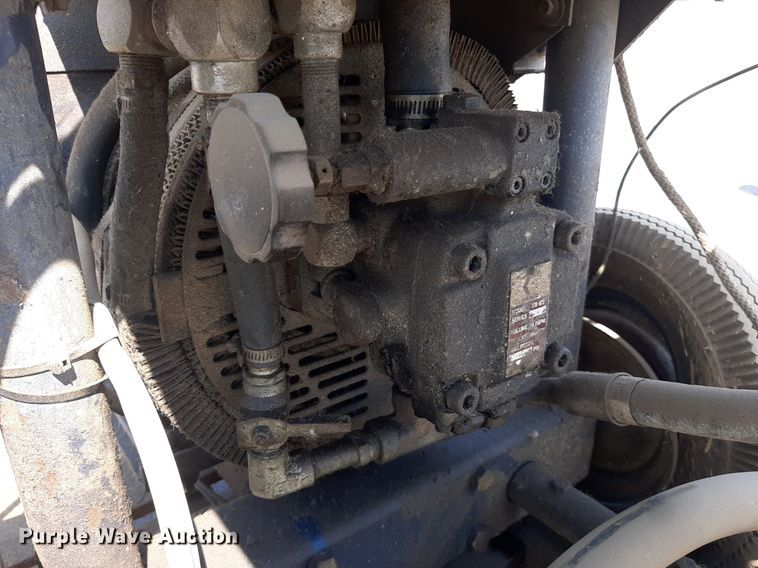 image for item NF9080 Graco GH733  gas hydraulic sprayer