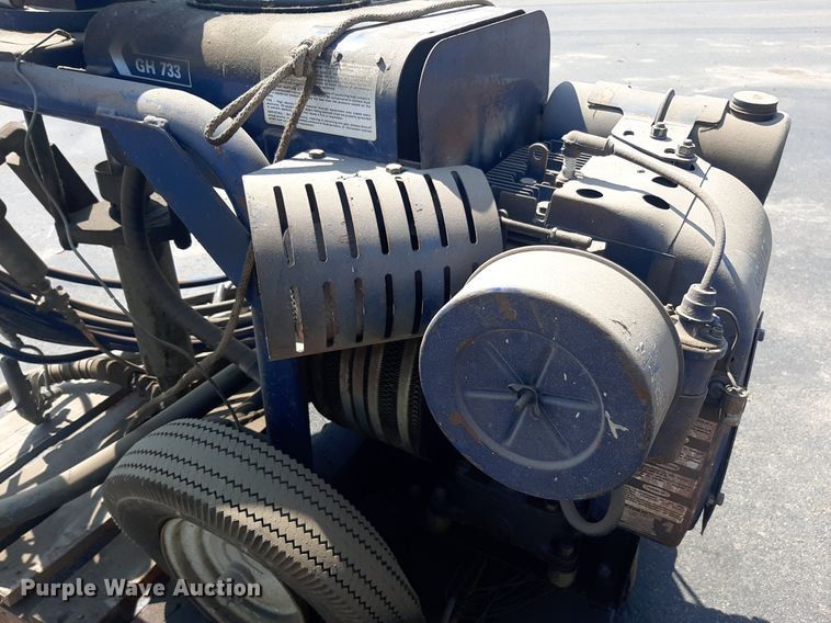 image for item NF9080 Graco GH733  gas hydraulic sprayer