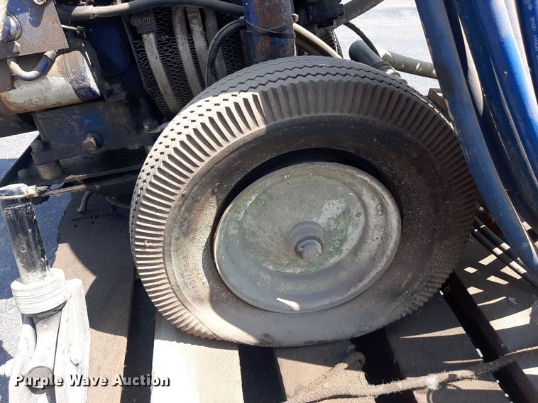 image for item NF9080 Graco GH733  gas hydraulic sprayer