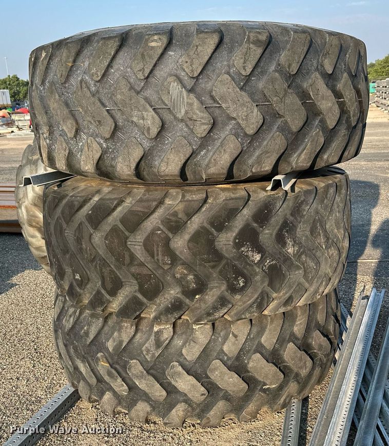 image for item NF9188 (4) Bridgestone V-Steel Ultra Traction 20.5R25 tires