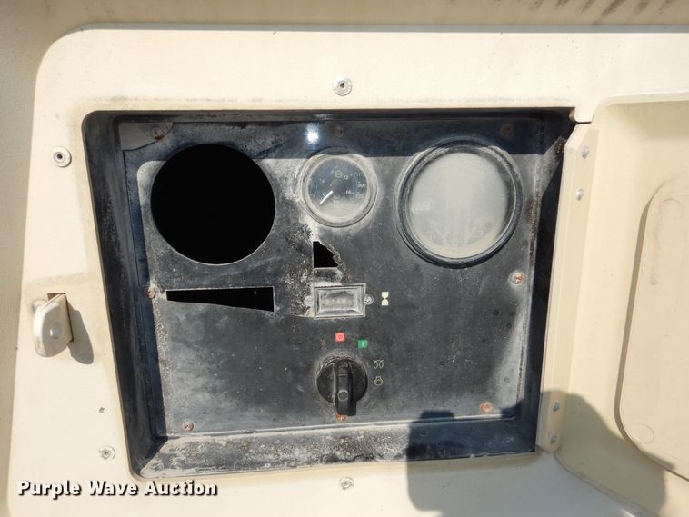 image for item NU9214 2006 Ingersoll Rand XP 185 air compressor