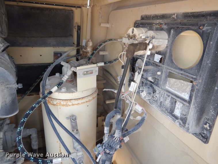 image for item NU9214 2006 Ingersoll Rand XP 185 air compressor