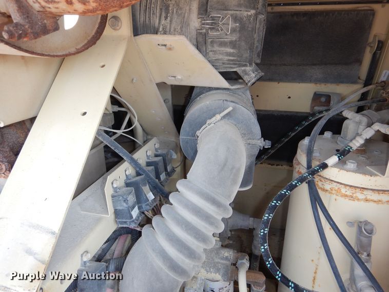 image for item NU9214 2006 Ingersoll Rand XP 185 air compressor