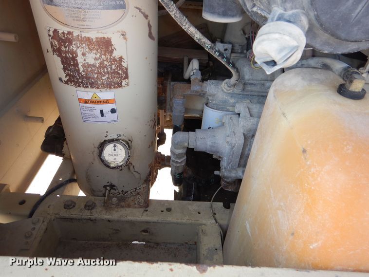 image for item NU9214 2006 Ingersoll Rand XP 185 air compressor