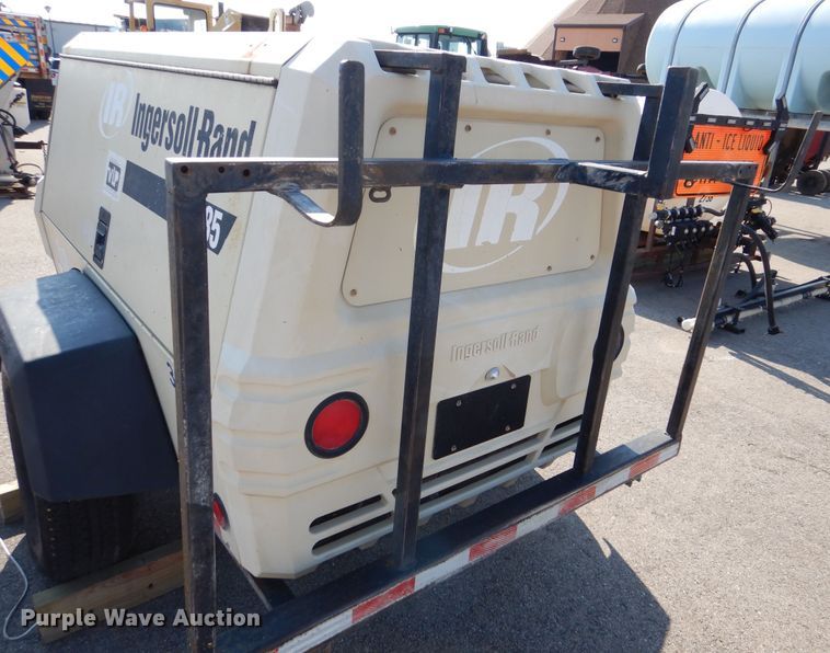 image for item NU9214 2006 Ingersoll Rand XP 185 air compressor