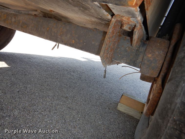 image for item NU9214 2006 Ingersoll Rand XP 185 air compressor