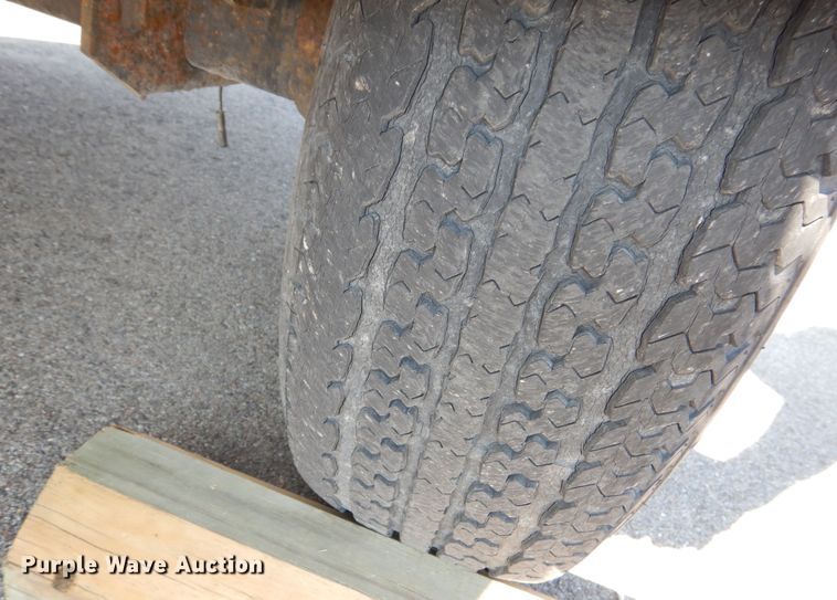 image for item NU9214 2006 Ingersoll Rand XP 185 air compressor