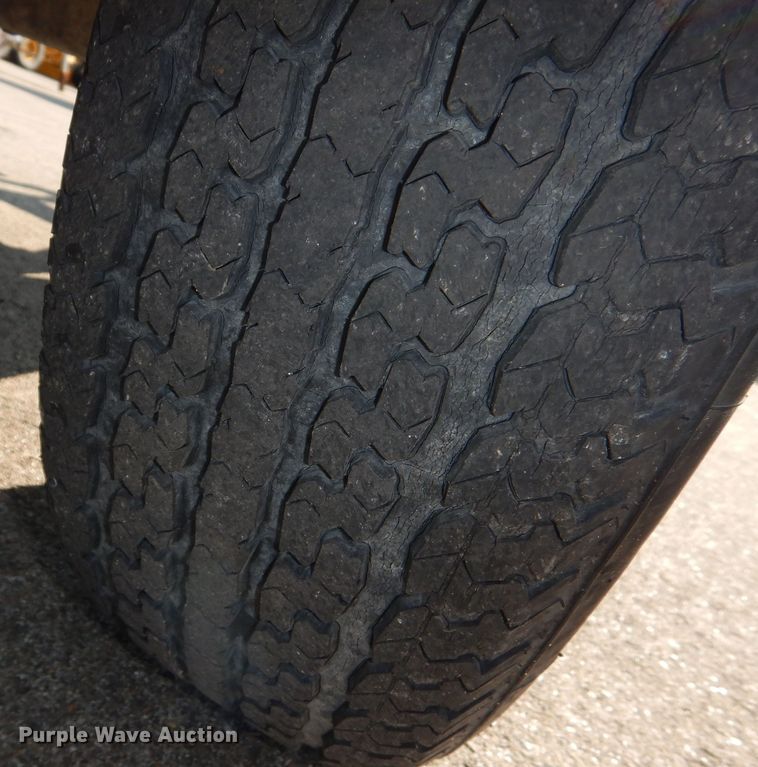 image for item NU9214 2006 Ingersoll Rand XP 185 air compressor