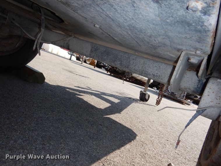 image for item NU9214 2006 Ingersoll Rand XP 185 air compressor