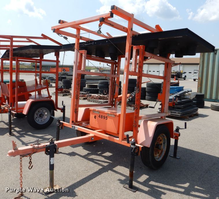 image for item NU9230 2014 K&K Systems arrow board trailer