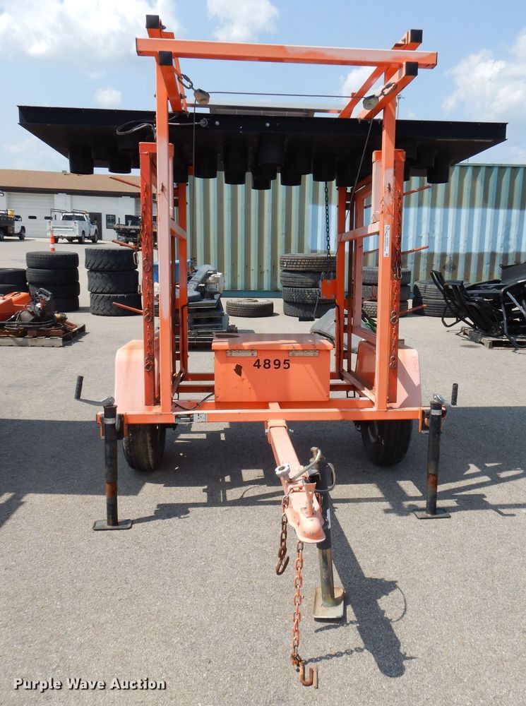 image for item NU9230 2014 K&K Systems arrow board trailer