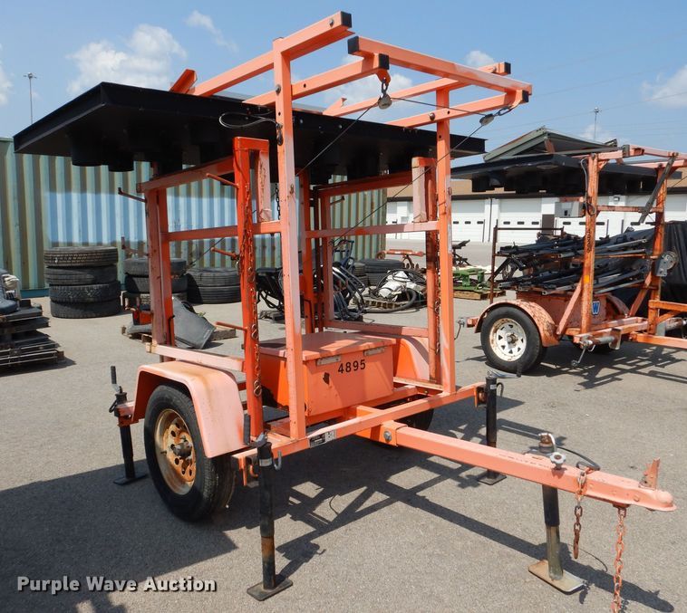 image for item NU9230 2014 K&K Systems arrow board trailer