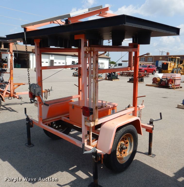 image for item NU9230 2014 K&K Systems arrow board trailer