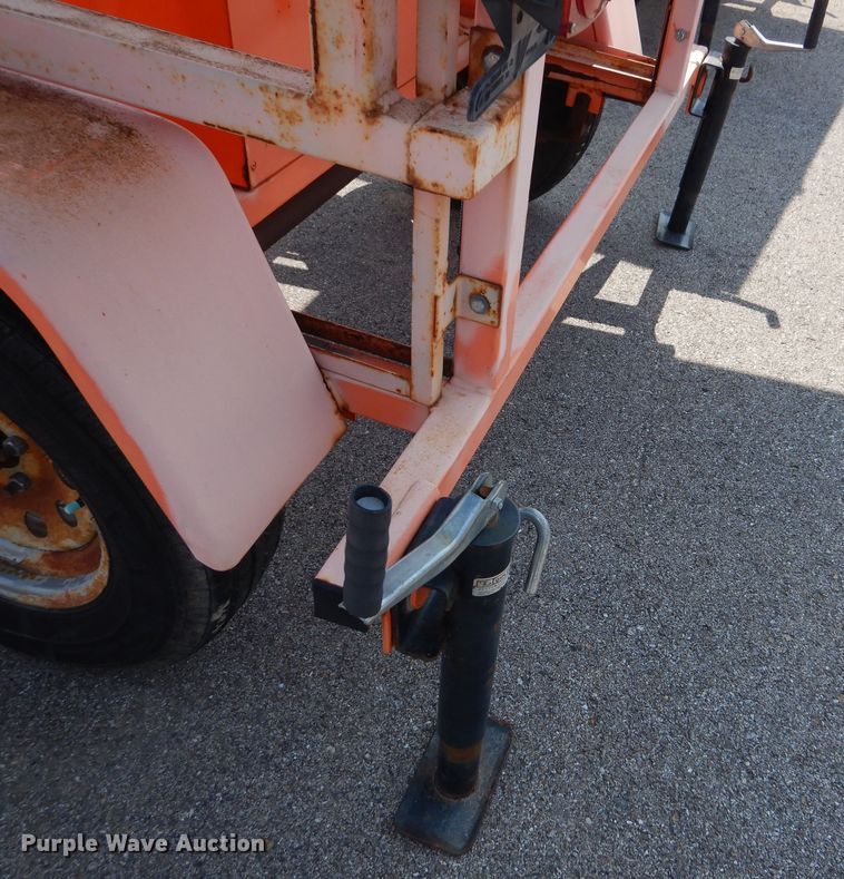 image for item NU9230 2014 K&K Systems arrow board trailer